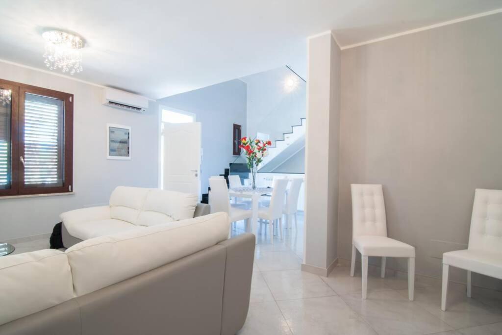 Hh Selection Emiro Villa Lascari Luaran gambar